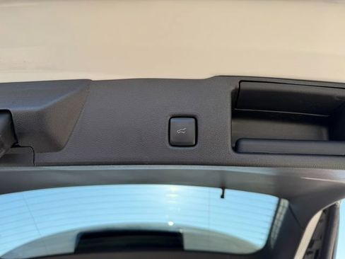 Used 2024 Ford Escape Platinum w/ Premium Technology Package image 41