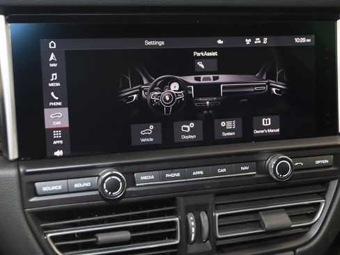 Used 2021 Porsche Macan image 36