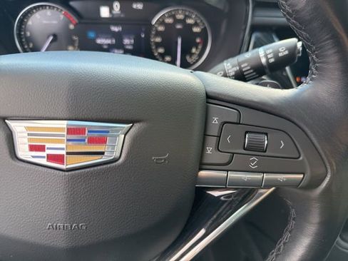 Used 2023 Cadillac XT6 Premium Luxury image 28