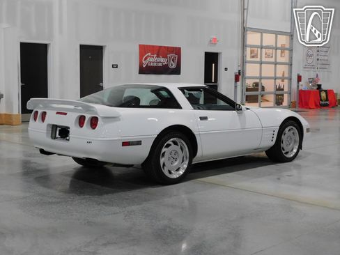 Used 1992 Chevrolet Corvette image 7