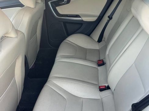 Used 2018 Volvo S60 T5 Dynamic w/ Vision Package image 8