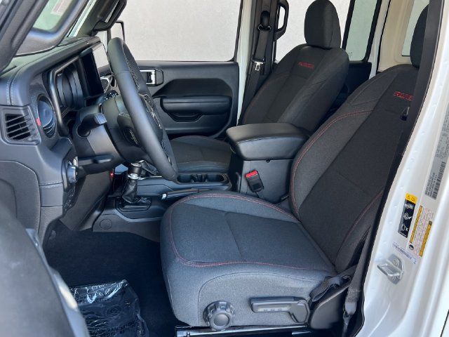 Used 2025 Jeep Wrangler Unlimited Rubicon w/ Safety Group AWD/4WD image 28