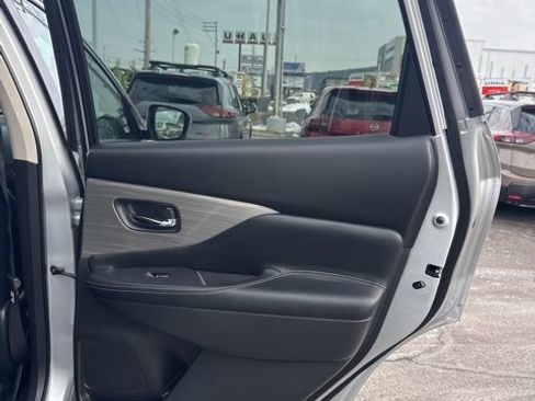 Used 2018 Nissan Murano Platinum w/ Cargo Package image 17