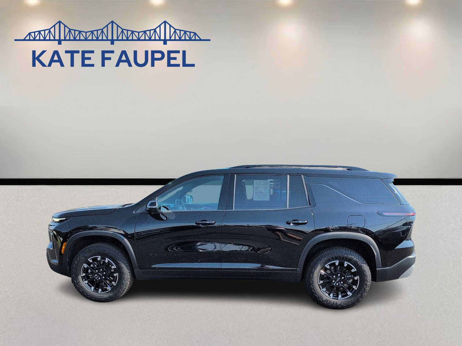 Used 2026 Chevrolet Traverse Z71 w/ LPO, Floor Liner Package AWD/4WD image 4
