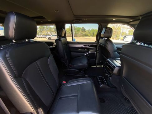 Used 2023 Jeep Wagoneer Series II image 27