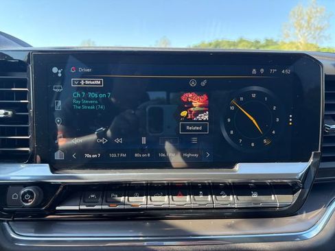Used 2023 Chevrolet Silverado 1500 High Country w/ Technology Package AWD/4WD image 19