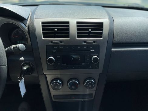 Used 2010 Dodge Avenger SXT FWD image 17