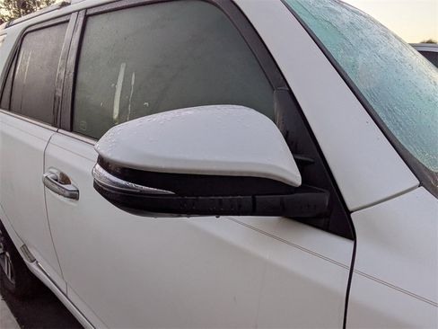 Used 2014 Toyota 4Runner Limited image 11