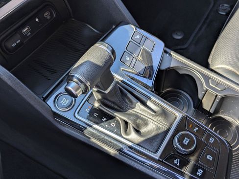 Used 2024 Kia Sportage EX FWD image 16