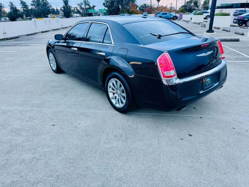 Used 2012 Chrysler 300 Limited image 15