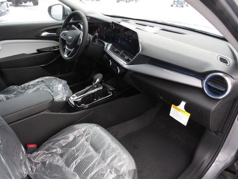 New 2026 Chevrolet Trax LT w/ Driver Confidence Package image 13