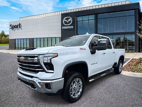 Used 2024 Chevrolet Silverado 2500 LTZ w/ LTZ Plus Package AWD/4WD image 7