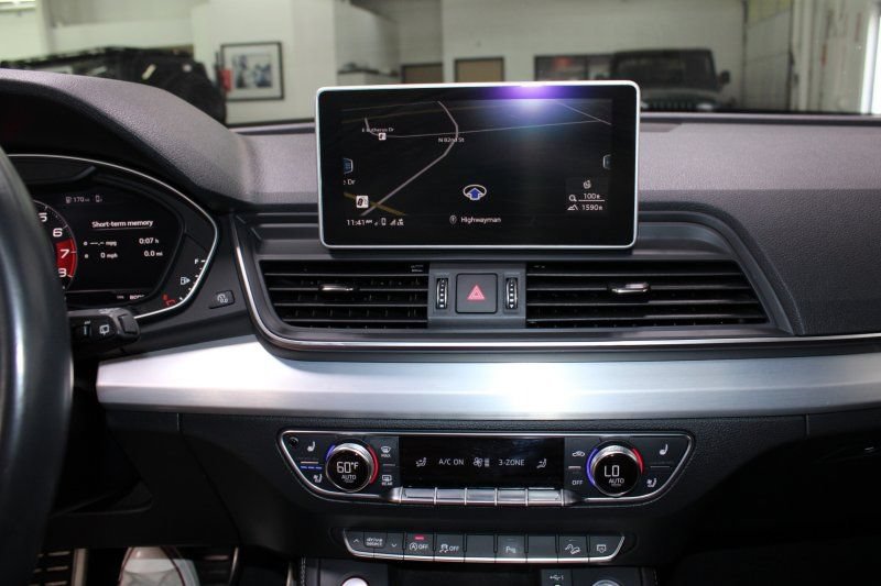 Used 2018 Audi SQ5 Premium Plus w/ S Sport Package AWD/4WD image 28