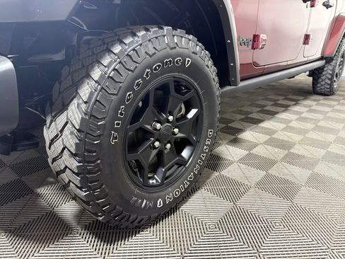 Used 2021 Jeep Gladiator Sport AWD/4WD image 27