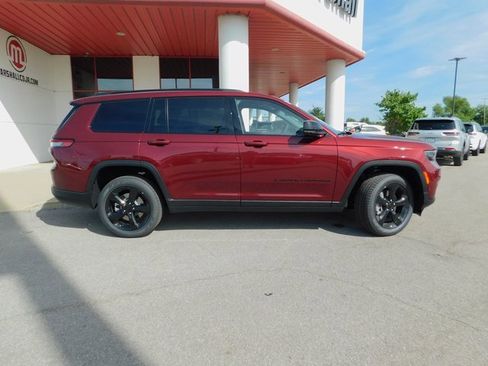 New 2025 Jeep Grand Cherokee L Limited w/ Luxury Tech Group II image 10