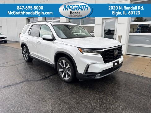Used 2024 Honda Pilot Touring image 1
