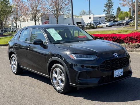 Used 2023 Honda HR-V LX image 2