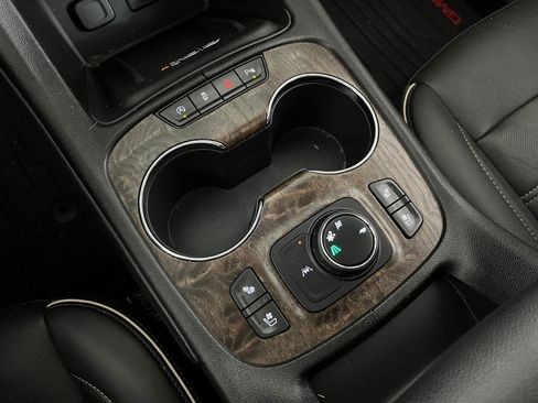 Used 2023 GMC Acadia Denali w/ Denali Ultimate Package image 24