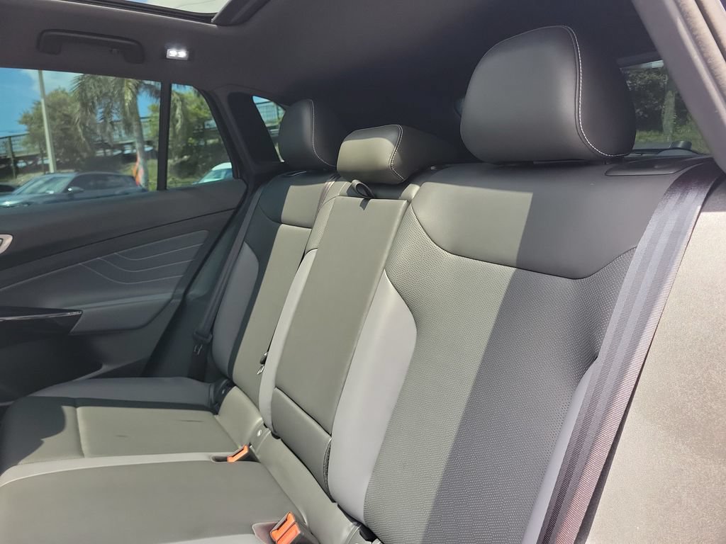 Certified 2025 Volkswagen ID.4 Pro S AWD/4WD image 10