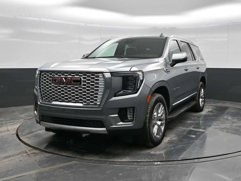 Used 2024 GMC Yukon Denali w/ Advanced Technology Package image 4