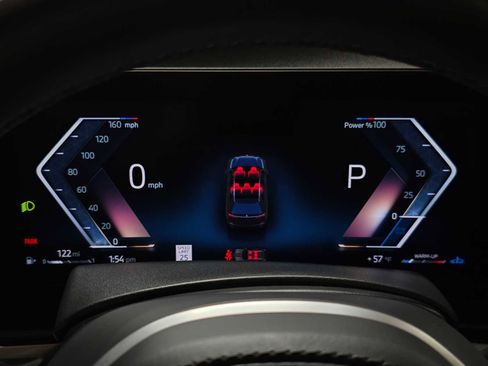 Used 2023 BMW X7 M60i w/ Climate Comfort Package image 28