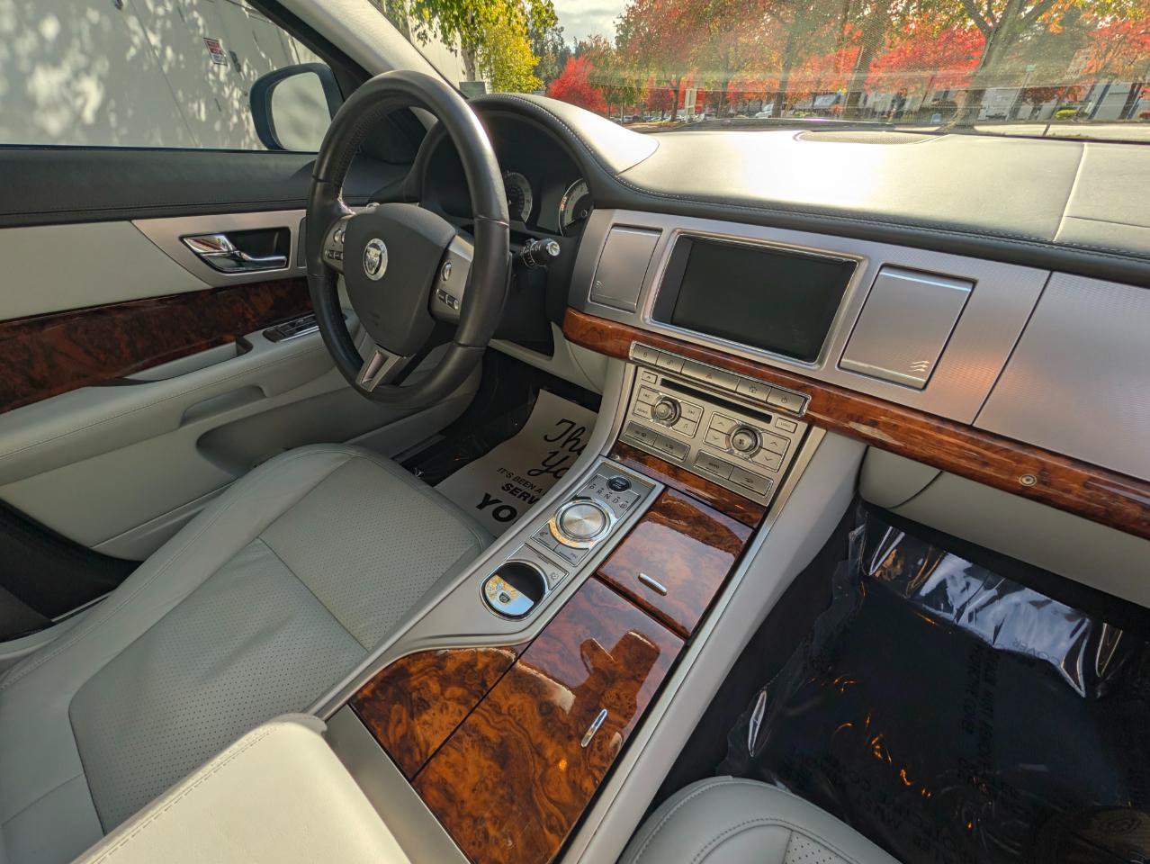 Used 2009 Jaguar XF Premium RWD image 17