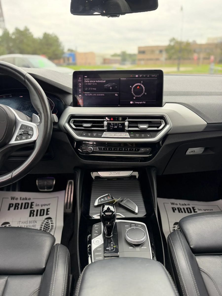 Used 2022 BMW X4 xDrive30i w/ M Sport Package AWD/4WD image 11