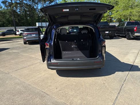 New 2026 Toyota Sienna XLE image 36
