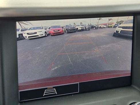 Used 2022 GMC Acadia SLE w/ Driver Convenience Package image 23