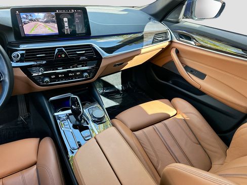 Used 2023 BMW 540i w/ Premium Package image 24