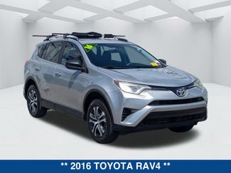 Used 2016 Toyota RAV4 LE FWD video 3