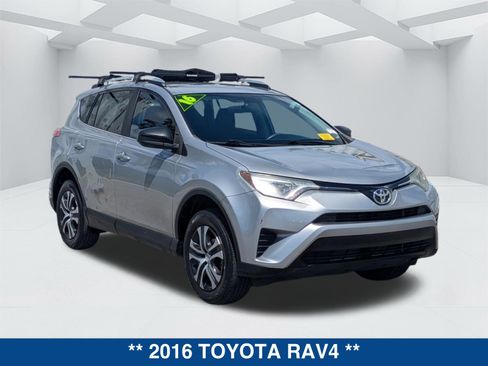 Used 2016 Toyota RAV4 LE FWD image 3