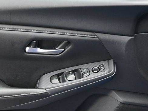 Used 2025 Nissan Sentra SV FWD image 17