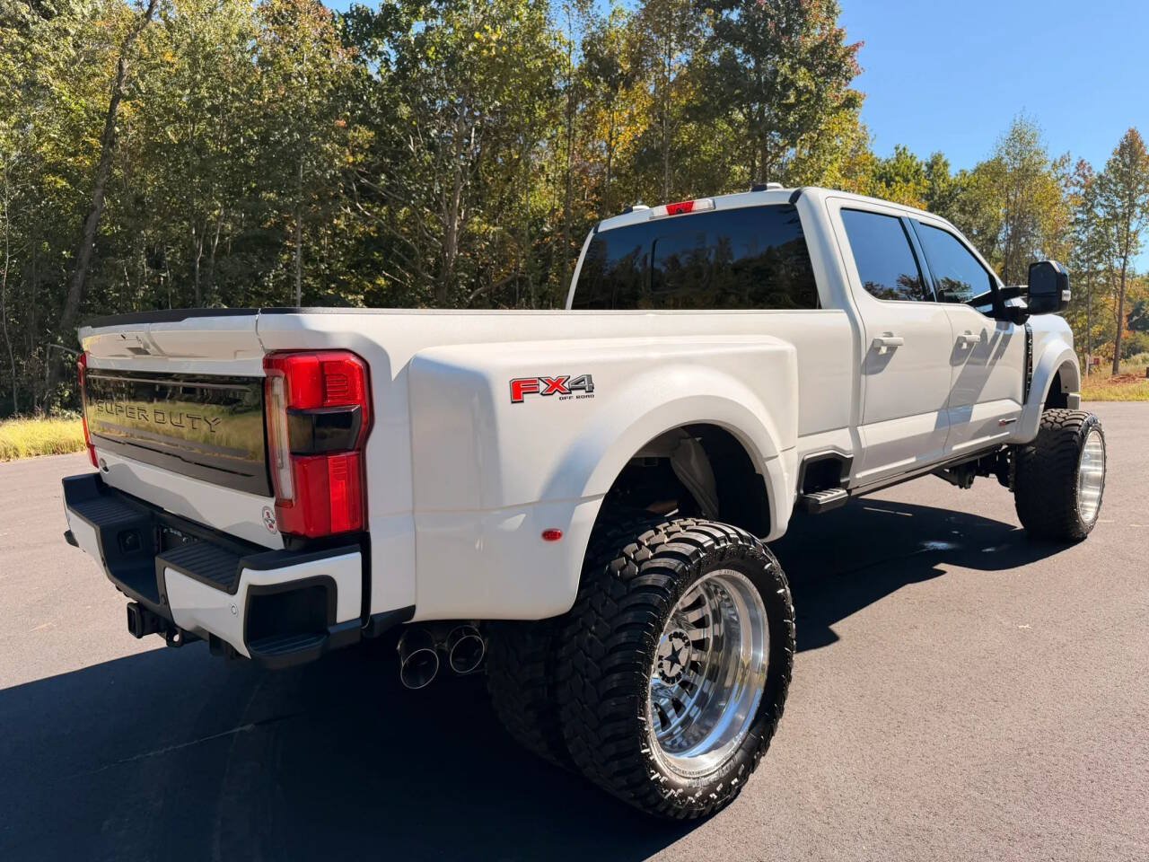 Used 2026 Ford F450 Platinum w/ FX4 Off-Road Package AWD/4WD image 8