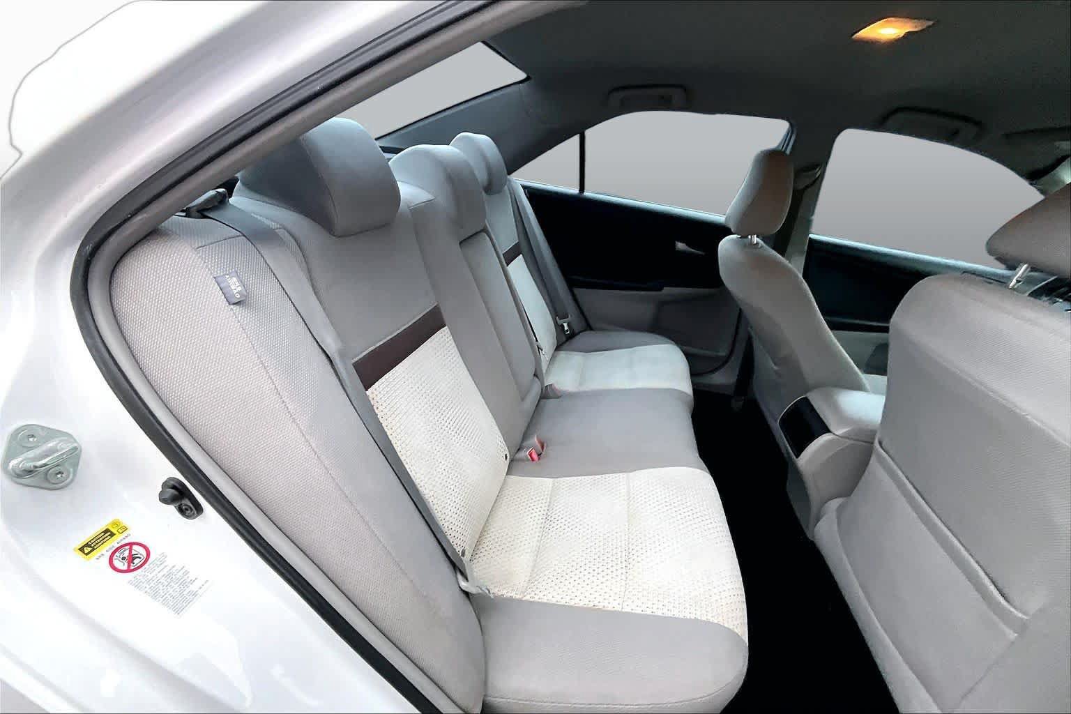 Used 2012 Toyota Camry LE FWD image 20