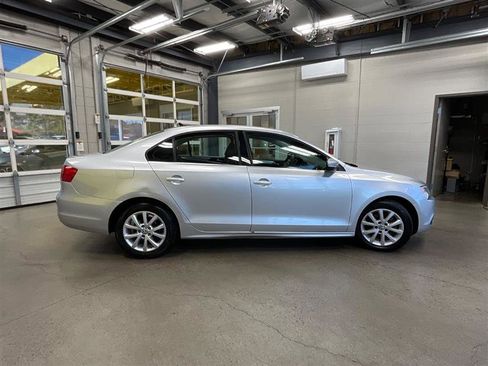 Used 2013 Volkswagen Jetta SE image 6