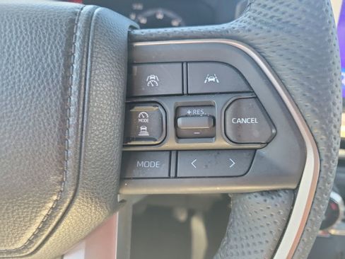 Used 2025 Toyota Tacoma Limited image 24