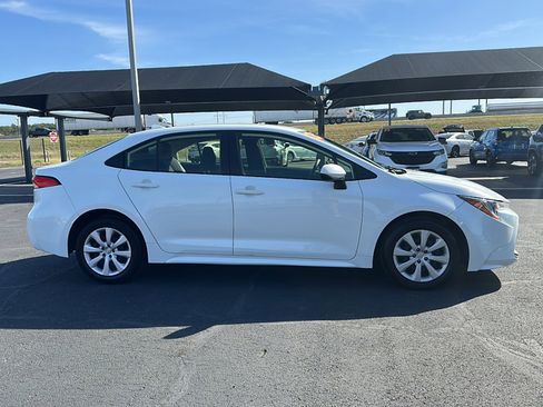 Used 2023 Toyota Corolla LE image 9