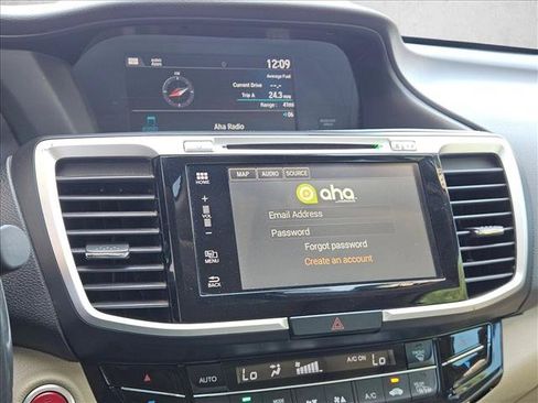 Used 2016 Honda Accord Touring image 13