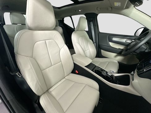 New 2026 Volvo XC40 B5 Ultra w/ Protection Package Premier image 28