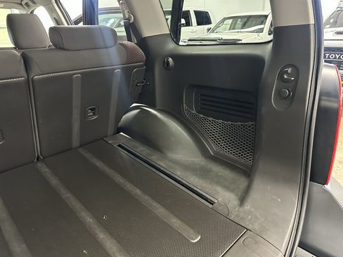 Used 2010 Nissan Xterra Off-Road AWD/4WD image 39