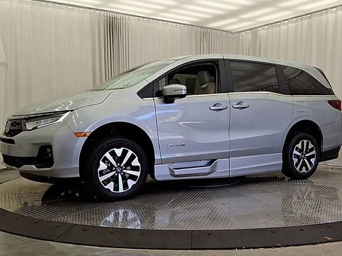 Used 2025 Honda Odyssey EX-L image 4