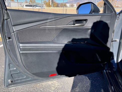 Used 2025 Toyota Camry SE image 18