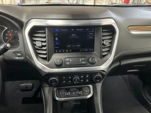 Certified 2022 GMC Acadia SLE w/ Driver Convenience Package image 18