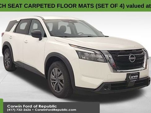Used 2024 Nissan Pathfinder S image 1