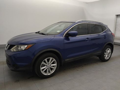 Used 2017 Nissan Rogue Sport SV image 2