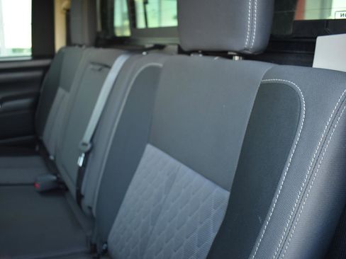 Used 2021 Nissan Titan SV w/ SV Convenience Package image 52