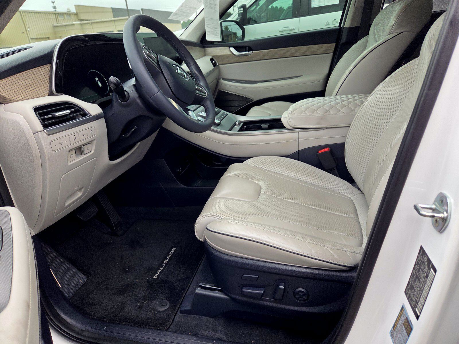 Used 2022 Hyundai Palisade Limited FWD image 6