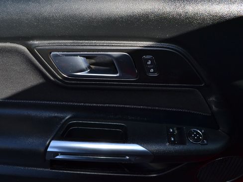 Used 2021 Ford Mustang Coupe image 23