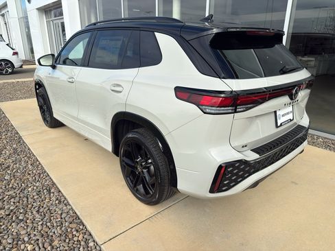 New 2026 Volkswagen Tiguan SE R-Line image 6